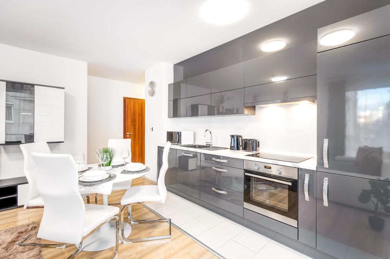 Modern Apartment With Free Garage And Balcony In The Downtown Budapeste Exterior foto