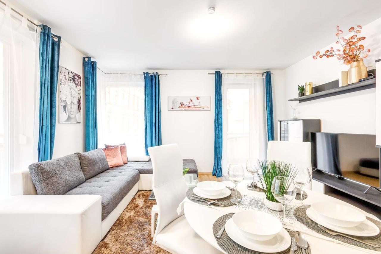 Modern Apartment With Free Garage And Balcony In The Downtown Budapeste Exterior foto
