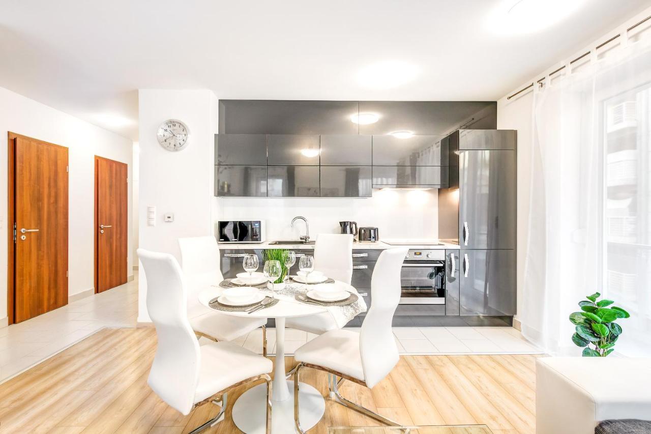 Modern Apartment With Free Garage And Balcony In The Downtown Budapeste Exterior foto